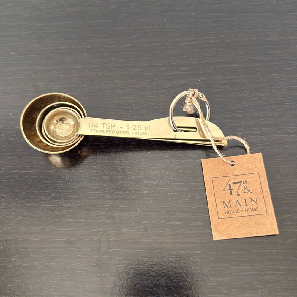 NWT 47th & Main Goldtone Measuring Spoons